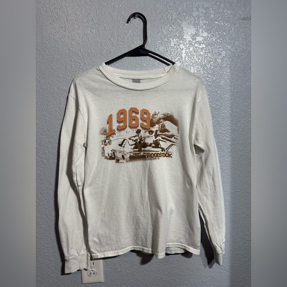 Gildan Off-White Long Sleeve Tee Woodstock 1969 Worn a few times
